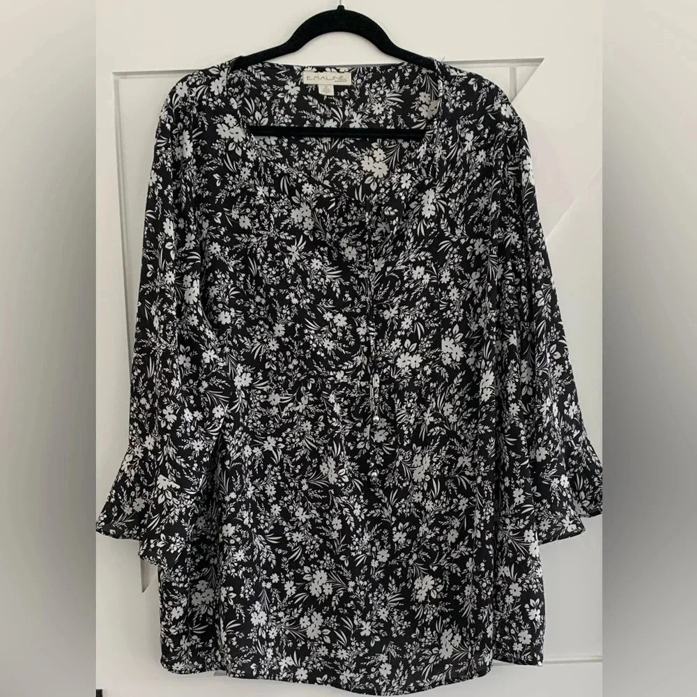 2X EMALINE black/white floral 100% Polyester does not cling.